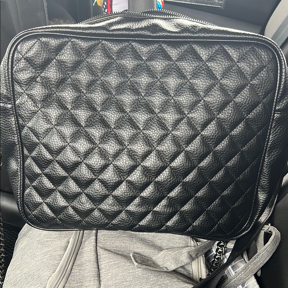 CHANEL Black Quilted Leather Bag - Picture 2 of 3